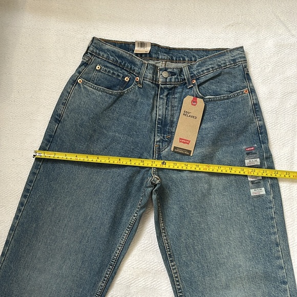 LEVI’S Women’s 550 Relaxed 32 x 32 Blue Jeans NWT - Picture 13 of 16